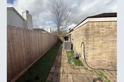 9603 Tarragon Lane, Houston, TX 77036 - Photo 19