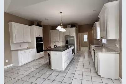 85 Rosewood Street, Lake Jackson, TX 77566 - Photo 9