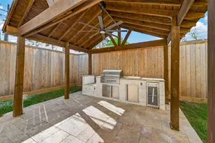 2405 Southgate Blvd, Houston, TX 77030 - Photo 43