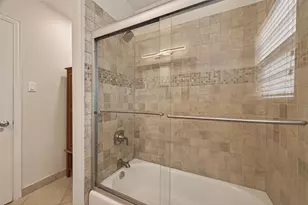 2405 Southgate Blvd, Houston, TX 77030 - Photo 15