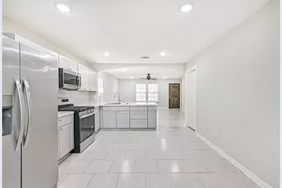 10633 Flaxman Street, Jacinto City, TX 77029 - Photo 11