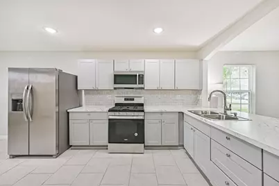 10633 Flaxman Street, Jacinto City, TX 77029 - Photo 9