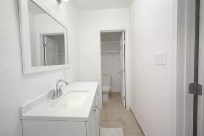 1350 Twin Falls Road, Houston, TX 77088 - Photo 9