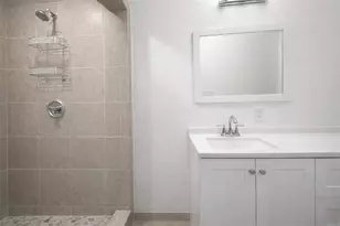 1350 Twin Falls Rd, Houston, TX 77088 - Photo 7