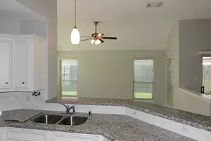 236 Canterbury Dr, Conroe, TX 77303 - Photo 5
