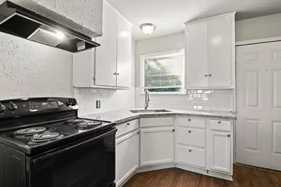 911 Patsy Drive, Baytown, TX 77520 - Photo 3