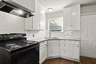 911 Patsy Dr, Baytown, TX 77520 - Photo 3