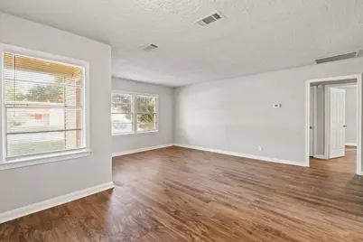 911 Patsy Drive, Baytown, TX 77520 - Photo 5