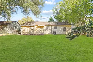 911 Patsy Dr, Baytown, TX 77520 - Photo 13