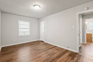 911 Patsy Dr, Baytown, TX 77520 - Photo 9