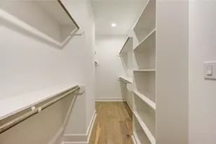 933 E 40 1/2 St St, Houston, TX 77022 - Photo 15