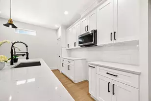 7824 Beckley St, Houston, TX 77088 - Photo 9
