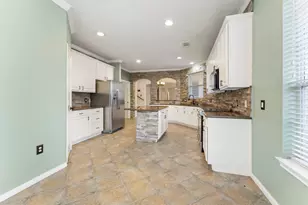 11 S Bendrook Loop, Conroe, TX 77384 - Photo 7