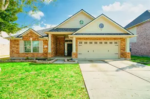 1527 Country Club Cove Dr, Baytown, TX 77521 - Photo 1