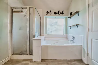 1527 Country Club Cove Dr, Baytown, TX 77521 - Photo 17