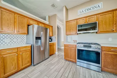 1527 Country Club Cove Dr, Baytown, TX 77521 - Photo 13