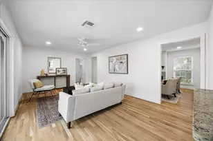 5706 Capello Dr, Houston, TX 77035 - Photo 9