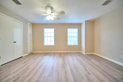 10818 Briar Forest Drive #34, Houston, TX 77042 - Photo 9