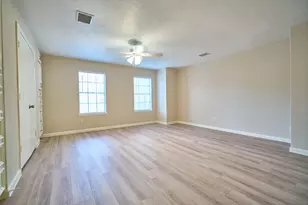 10818 Briar Forest Dr, Houston, TX 77042 - Photo 11