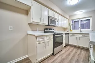 10818 Briar Forest Dr, Houston, TX 77042 - Photo 5