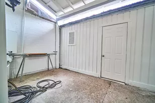 10818 Briar Forest Dr, Houston, TX 77042 - Photo 19