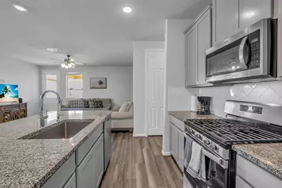 13313 Emerald Mallard Drive, Texas City, TX 77568 - Photo 9