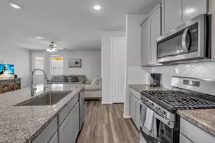 13313 Emerald Mallard Dr, Texas City, TX 77568 - Photo 9