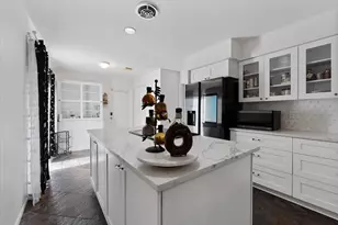 11854 Briar Forest Dr, Houston, TX 77077 - Photo 7