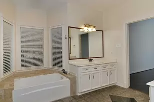 70 N Skyflower Ct, The Woodlands, TX 77381 - Photo 31