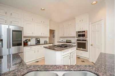 70 N Skyflower Court, The Woodlands, TX 77381 - Photo 13