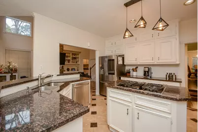 70 N Skyflower Court, The Woodlands, TX 77381 - Photo 15