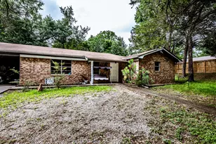 324 13th St, Huntsville, TX 77340 - Photo 1