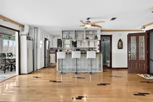 906 91st St, Galveston, TX 77554 - Photo 15