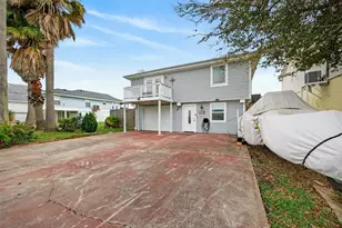 906 91st St, Galveston, TX 77554 - Photo 3