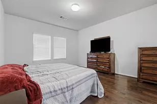 8305 Jade Ct, Texas City, TX 77591 - Photo 9