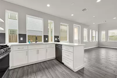 9431 Jutland Road, Houston, TX 77033 - Photo 9