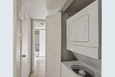 6313 Peacock Hills Drive, Houston, TX 77035 - Photo 7
