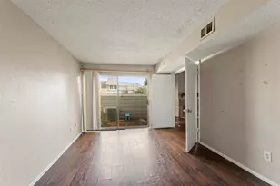 6313 Peacock Hills Dr, Houston, TX 77035 - Photo 11