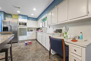 107 Harbour Town Ln, Conroe, TX 77356 - Photo 17