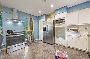 107 Harbour Town Ln, Conroe, TX 77356 - Photo 19