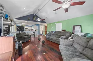 107 Harbour Town Ln, Conroe, TX 77356 - Photo 9