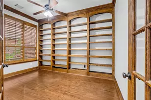 107 N Almondell Cir, The Woodlands, TX 77354 - Photo 19