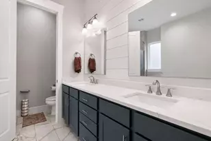 909 Oak St, Houston, TX 77018 - Photo 15