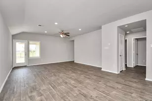 9826 Laurel Lake Dr, Conroe, TX 77384 - Photo 5