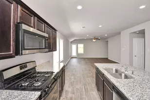 9826 Laurel Lake Dr, Conroe, TX 77384 - Photo 13