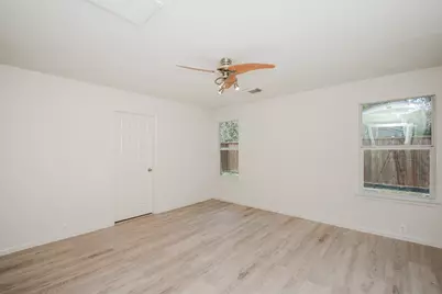 4707 Markham Woods Court, Houston, TX 77345 - Photo 17