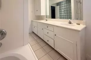 5611 Portal Dr, Houston, TX 77096 - Photo 37