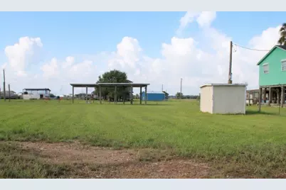 459 Hall Avenue, Bay City, TX 77414 - Photo 3
