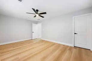 1328 Greenbriar Dr, Huntsville, TX 77340 - Photo 23