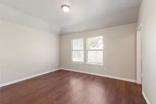 14954 Huntington Willow Ln, Houston, TX 77090 - Photo 9